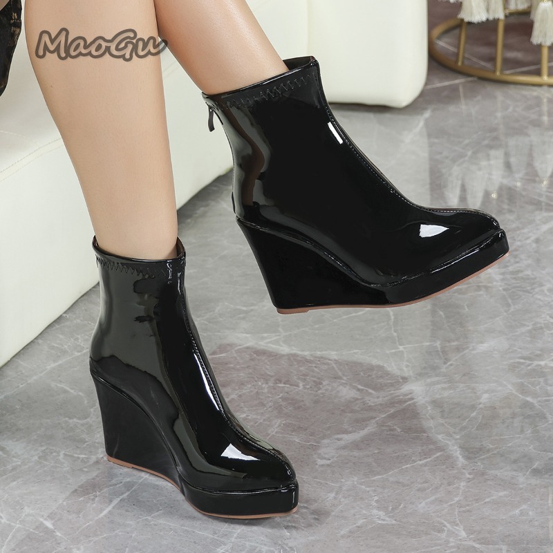 Sepatu Bot Pendek Burgundy Kul - Wedge Heeled Sneaker ulasan dan harga